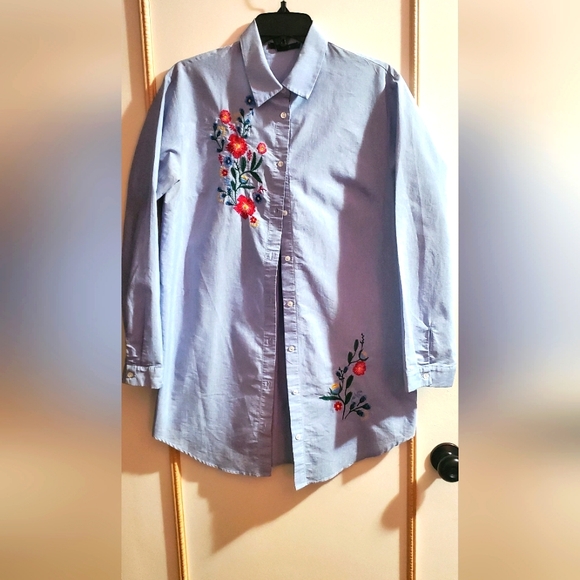 Forever 21 Light Blue  Embroidered  Oversized Shirt - Picture 2 of 8